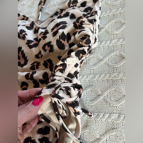 Kona Sol Animal Print 1 Piece Swimsuit Women’s Size Medium - Picture 7 of 10